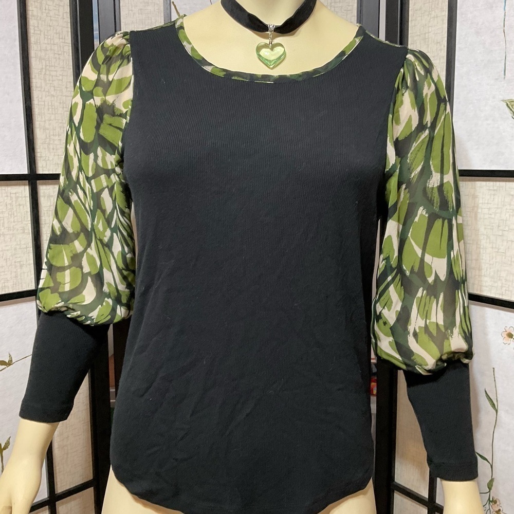 Liverpool Los Angeles Black Ribbed Knit Top W/Sheer Green/Black Sleeves Size M